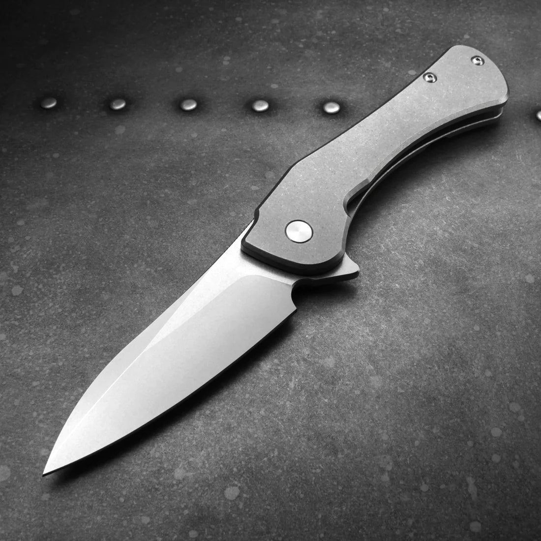 Serge Knives - Trope